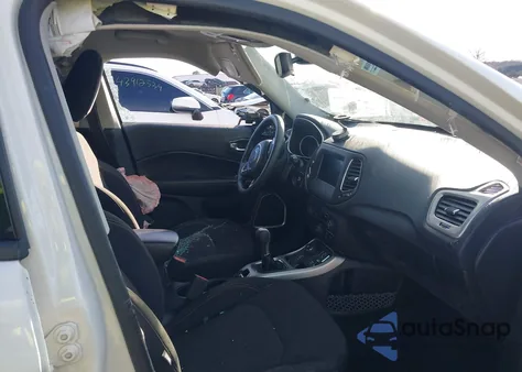 2020 Jeep Compass Sport 4X4 z USA, uszkodzony, nr VIN 3C4NJDAB9LT157057